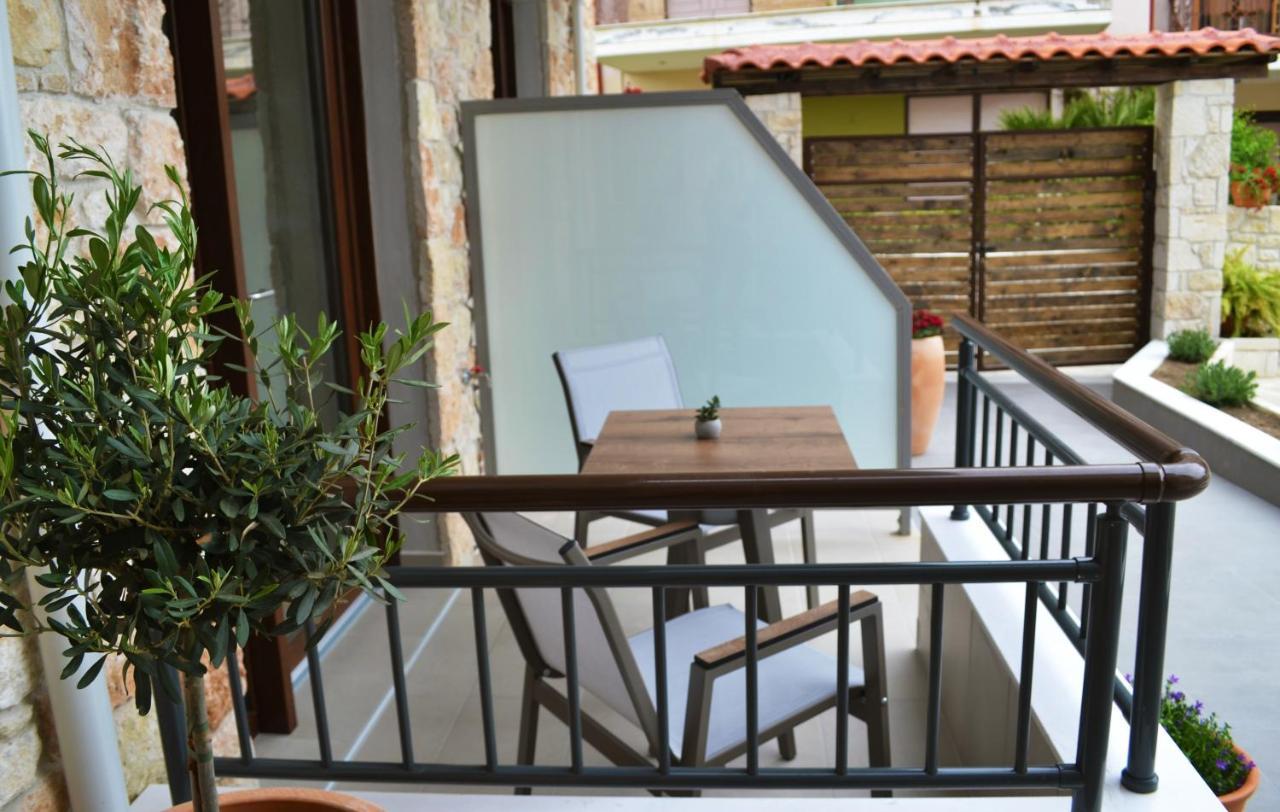 Iades Suites Áfitos Exterior foto