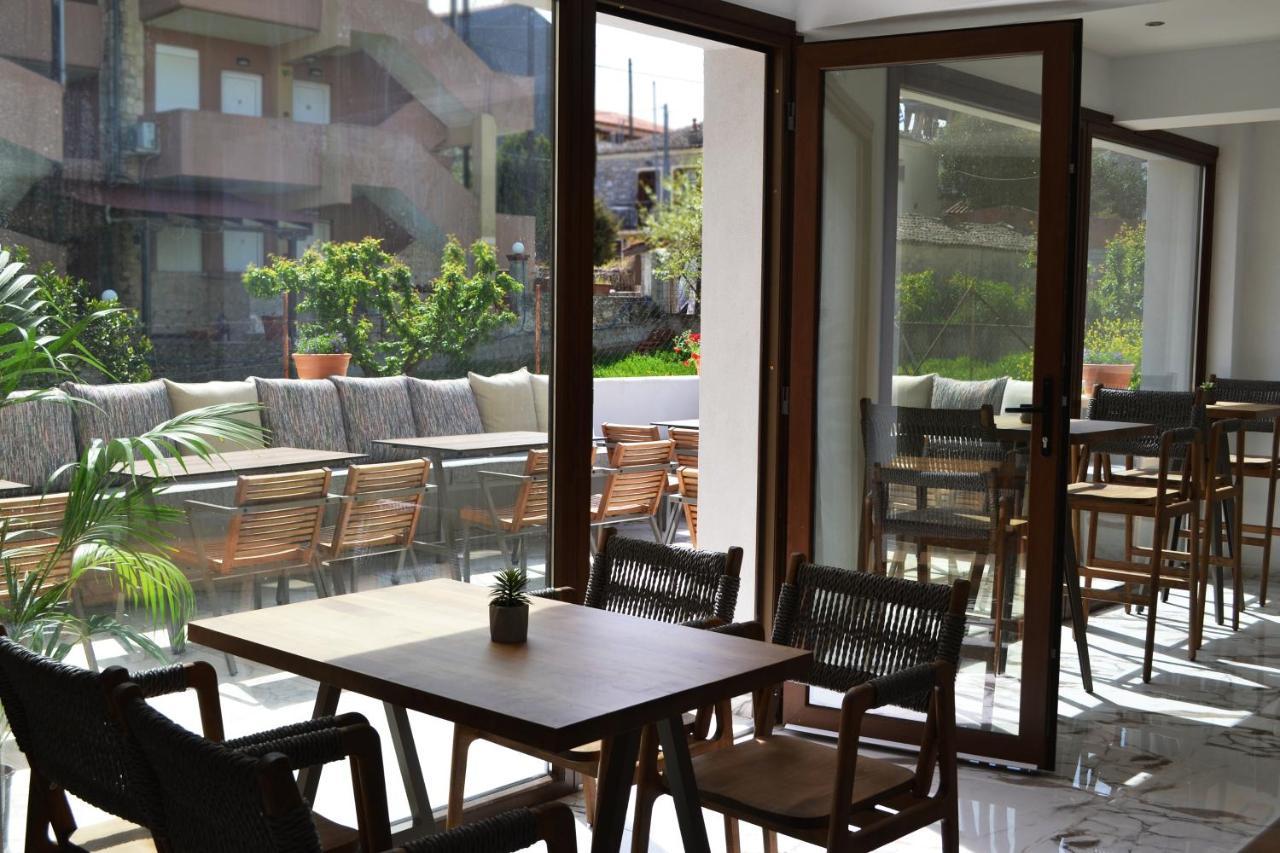 Iades Suites Áfitos Exterior foto