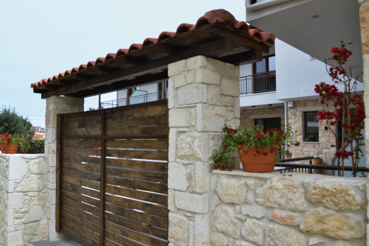 Iades Suites Áfitos Exterior foto