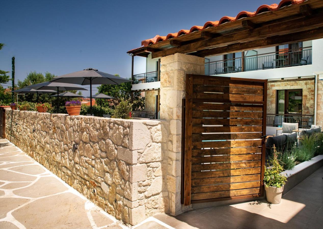 Iades Suites Áfitos Exterior foto