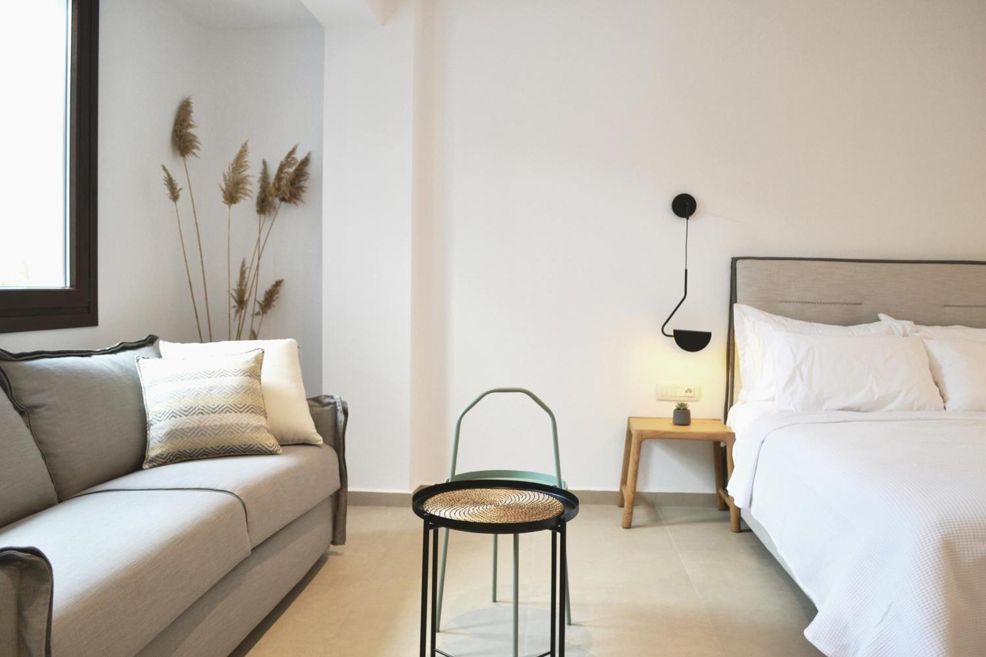 Iades Suites Áfitos Quarto foto